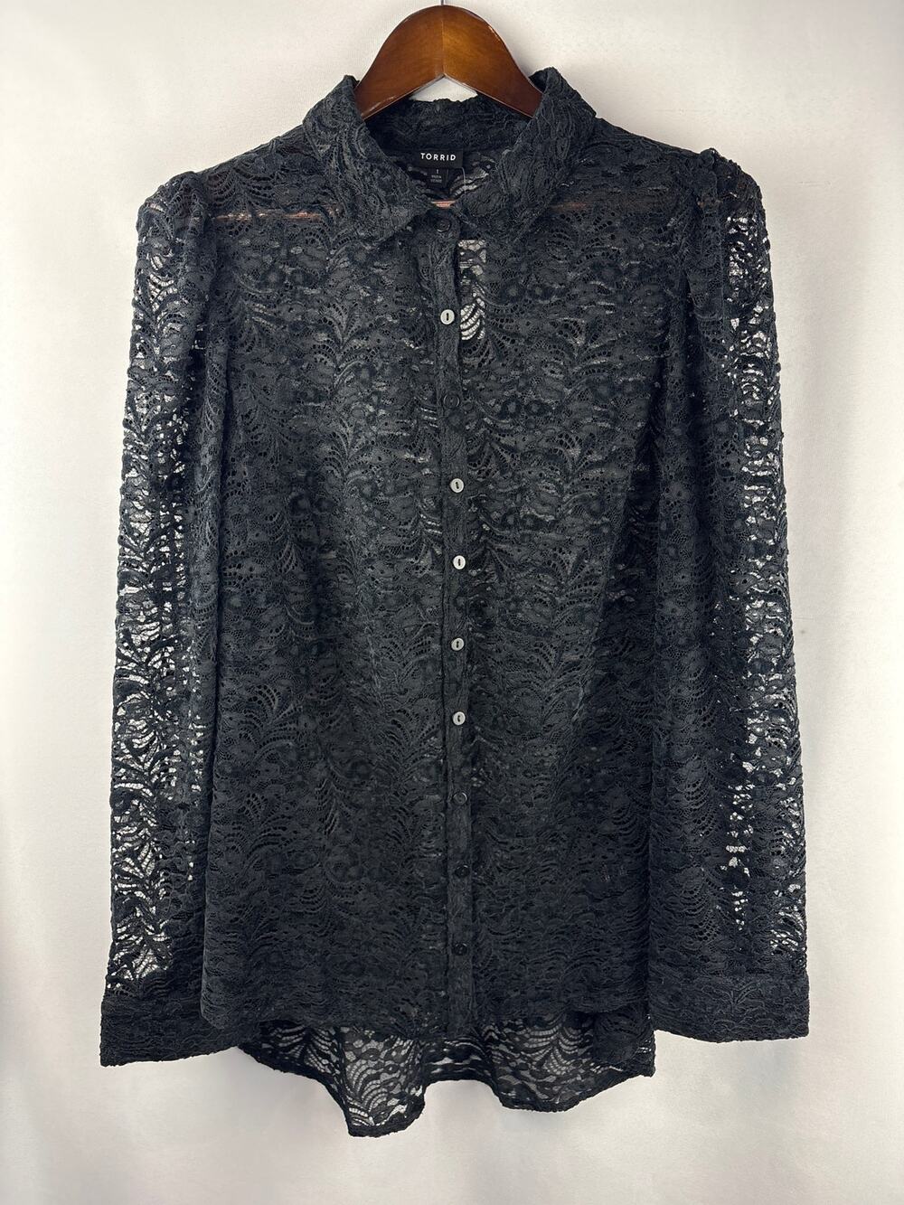 Women’s Torrid Size 1 Black Floral Lace Button Up Blouse